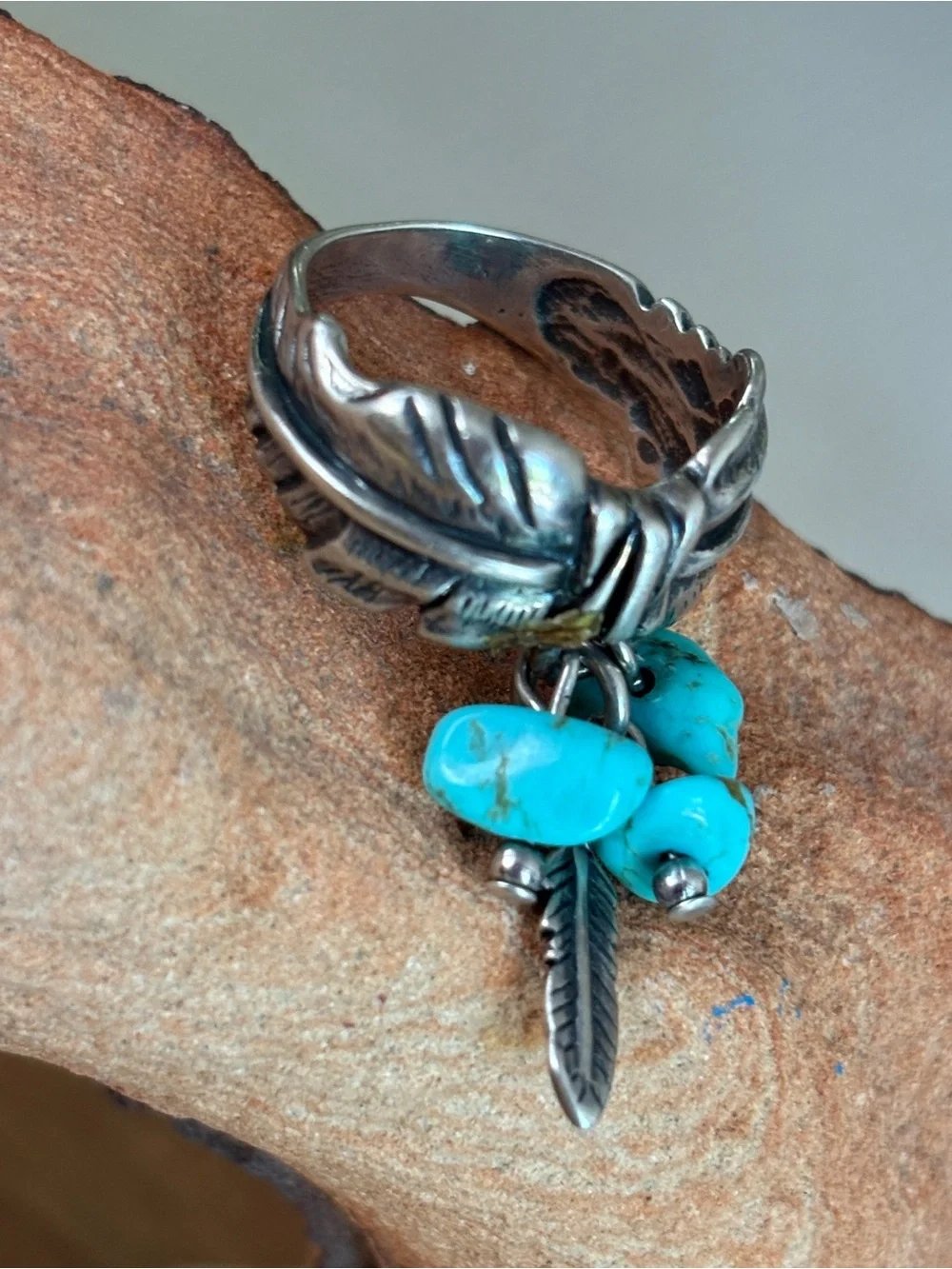 Vintage Turquoise Nuggets Feather Charm Sterling Silver Ring - size 5.5 - Picture 4 of 14